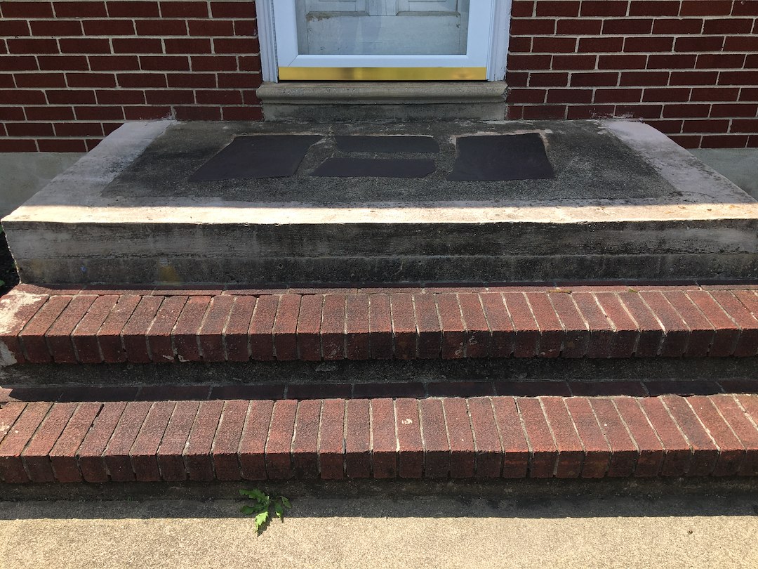 Expert Walkway & Front Steps Cleaning in Easton PA